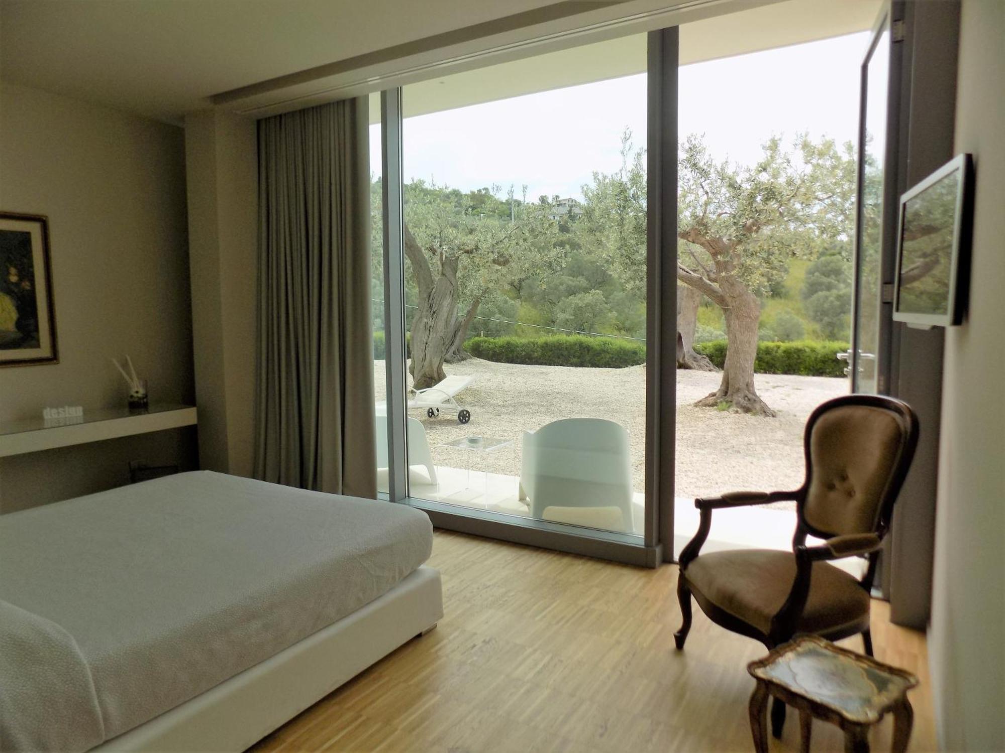 Alkimia Boutique Hotel Васто Стая снимка